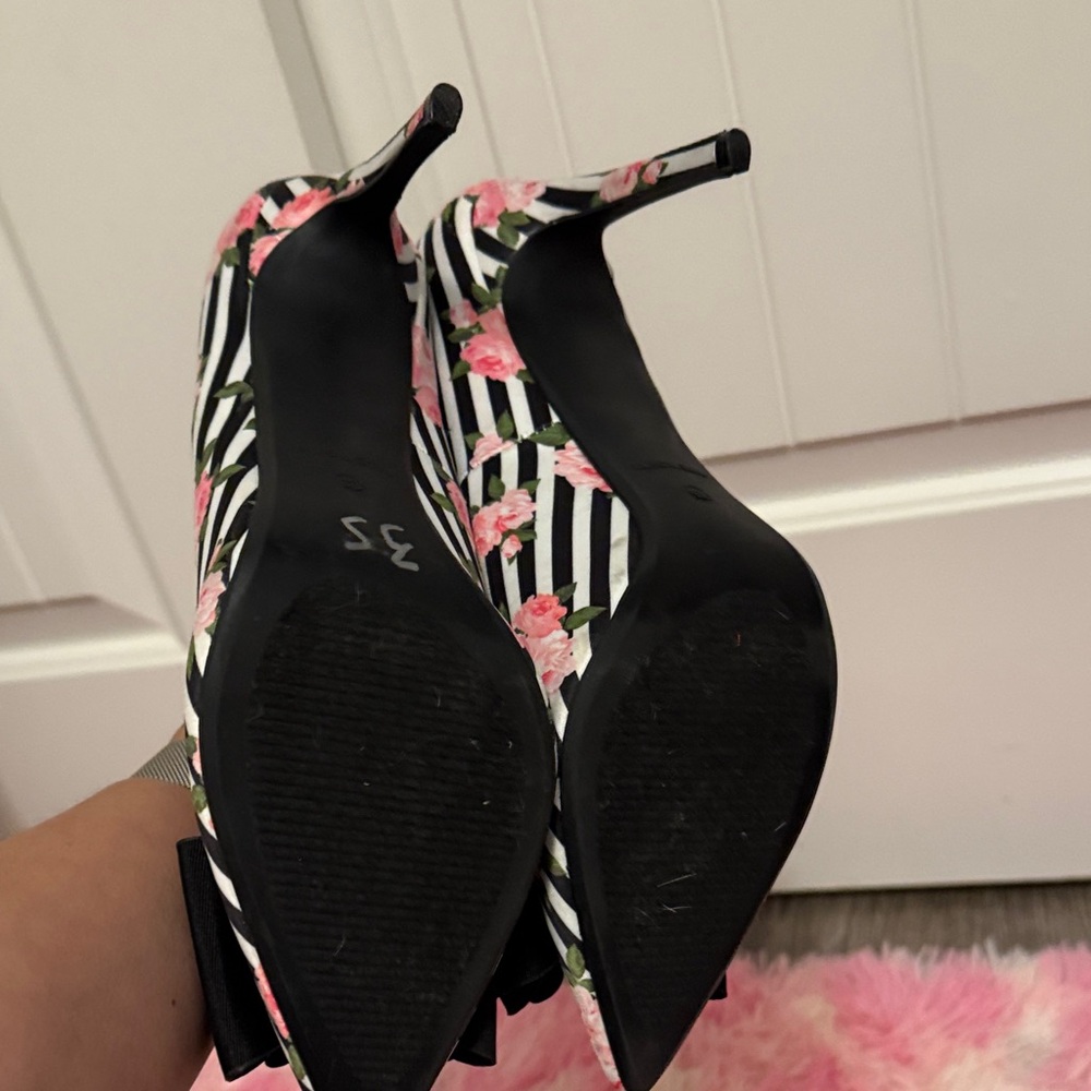 Betsey Johnson Black and White Striped Heels with Pink Floral - Picture 5 of 7